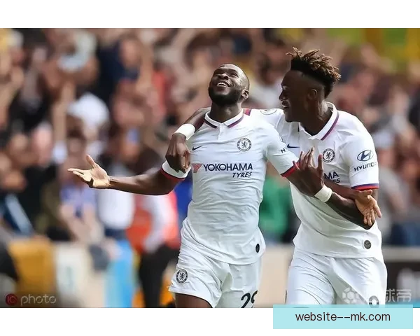 曼联正式任命布拉德利担任青训负责人推动青年才培养